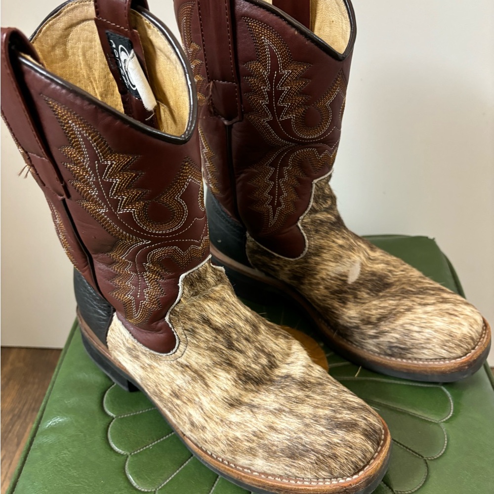 Stylish Brown and Tan Cowboy Boots